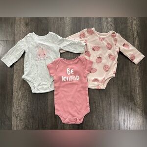 Baby girl onesie lot size 0-3 months